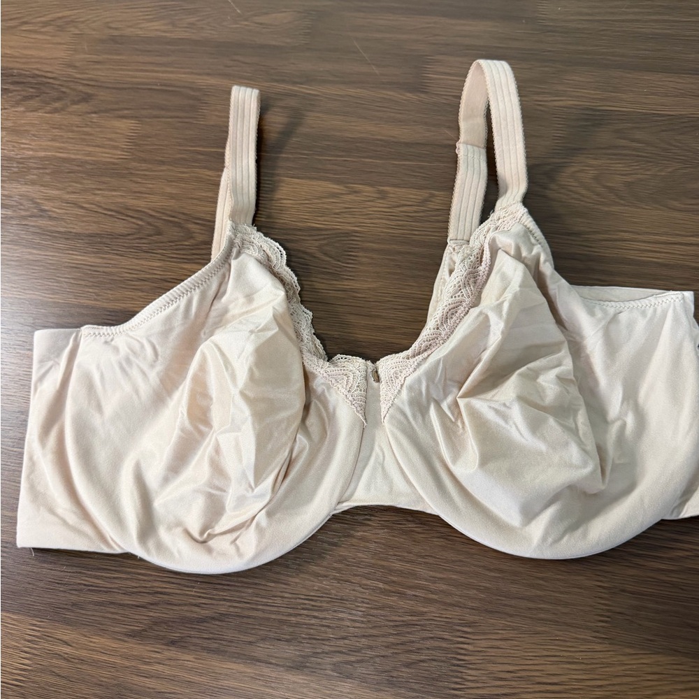 Chantelle Cream Lace Detail Full Coverage‎ Underwire Bra Sz 40DD